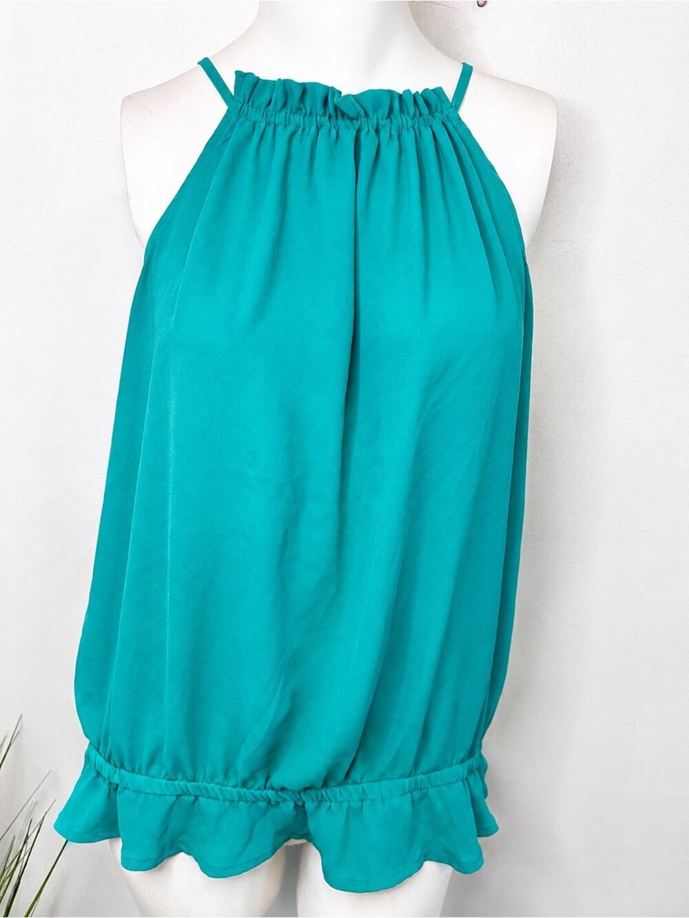 NWT NY&C Green Halter Blouson Ruffle Hem Sleeveless Top Large